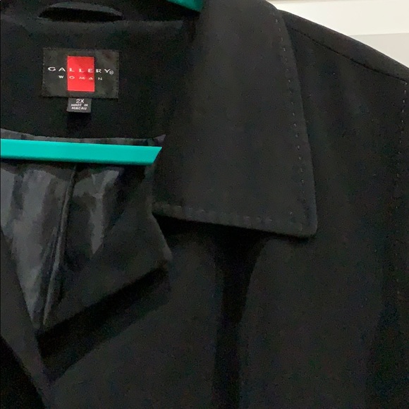 Gallery Woman Black Rain/trench coat - Picture 4 of 8